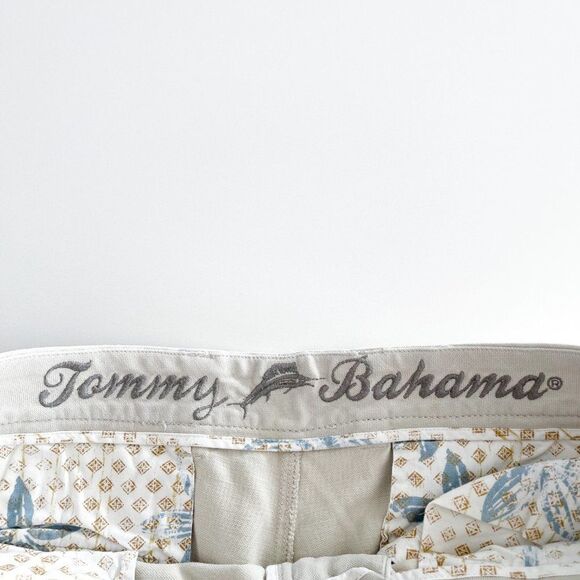 Tommy Bahama  Men's Chinos Flat Front Beige Golf Tencel Lyocell Size 34 - Picture 5 of 10